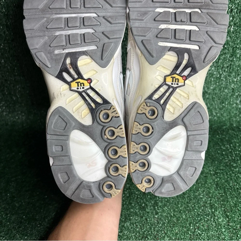 Nike Air Max Plus Casual Running Shoe Triple White  604133-139 Men’s Size‎ 11.5
